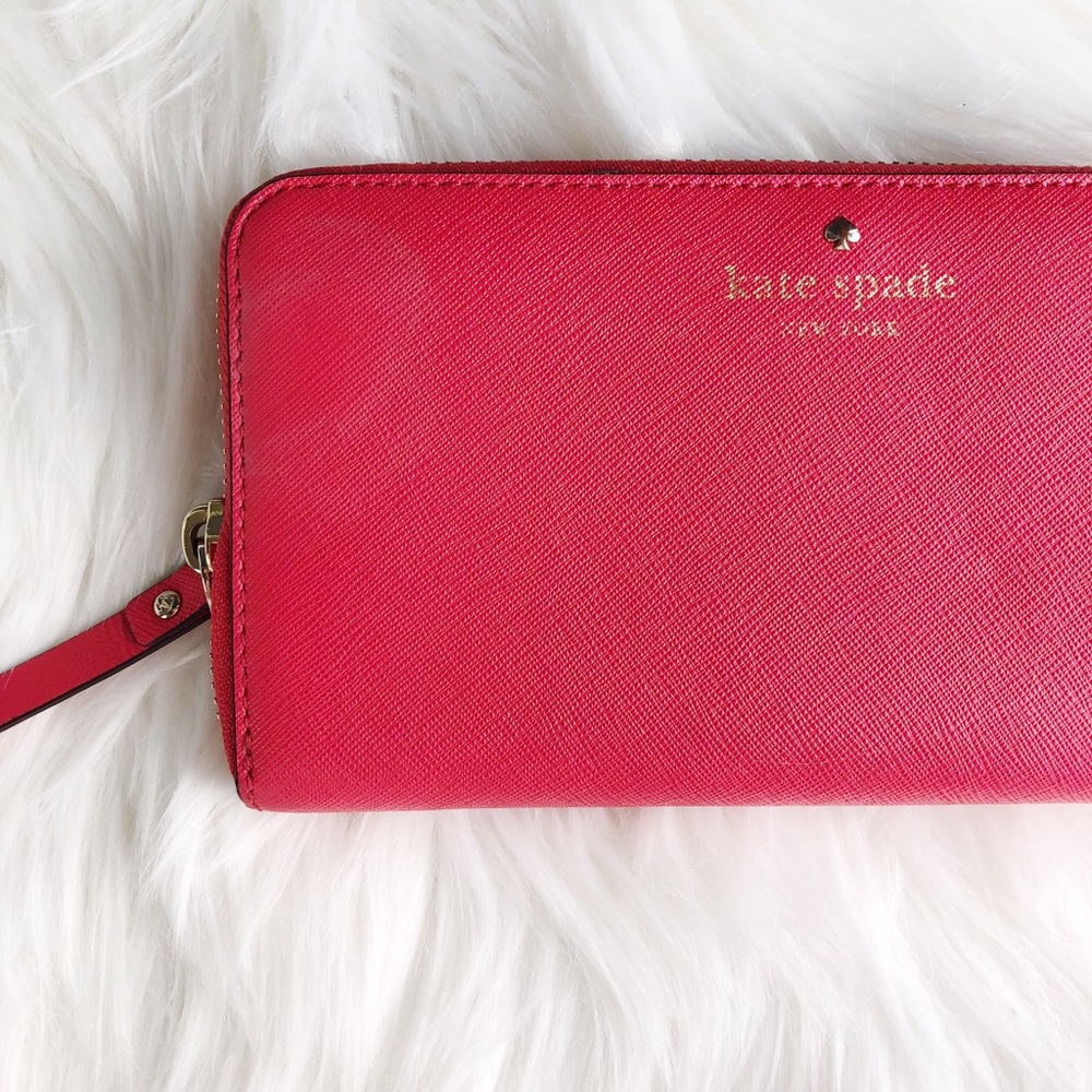 Kate Spade Wallet. Like New - Picture 8 of 8